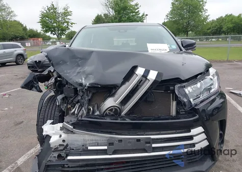 2019 Toyota Highlander Le z USA, uszkodzony, nr VIN 5TDBZRFH9KS713270